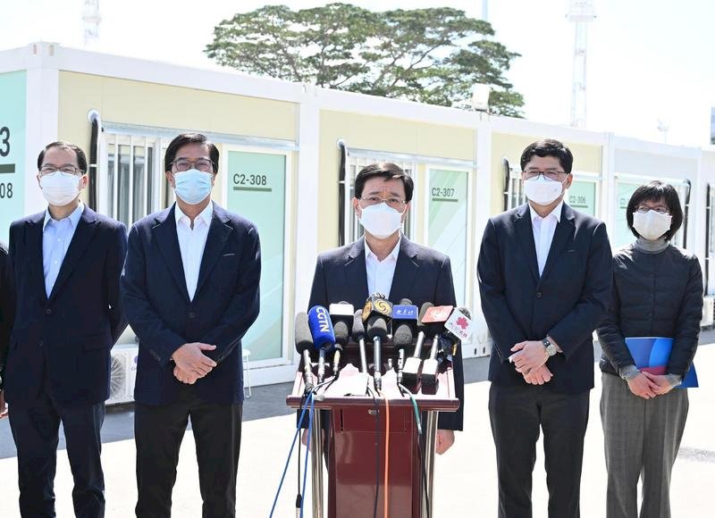 香港新增確診再破3萬 &nbsp;北京援建首間方艙醫院啟用