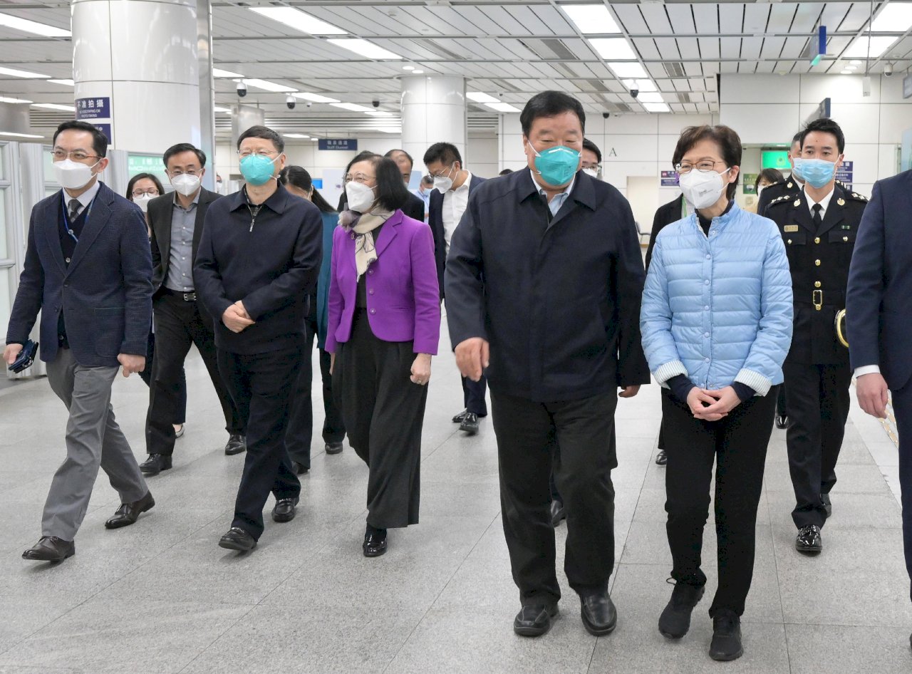 中國衛健委專家梁萬年率員抵香港&nbsp;協助防疫