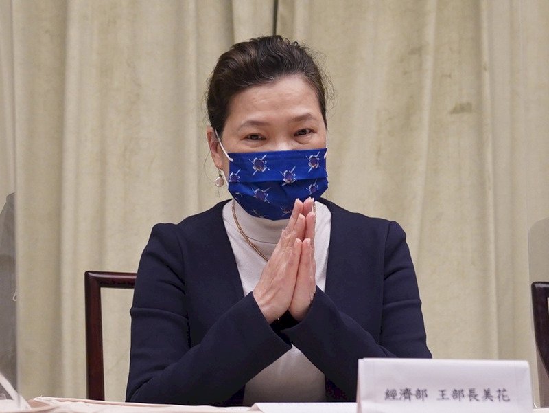 郭董發文為經長緩頰 王美花：深刻檢討