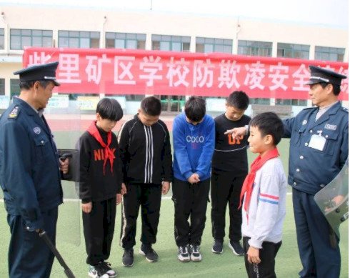 吳奕軍：公檢法全面進駐校園，法制副校長葫蘆裡賣什麼藥？