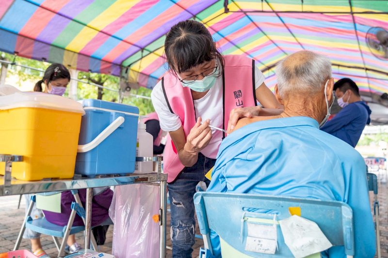長者打第二劑加強劑 以色列研究：防感染保護力不長