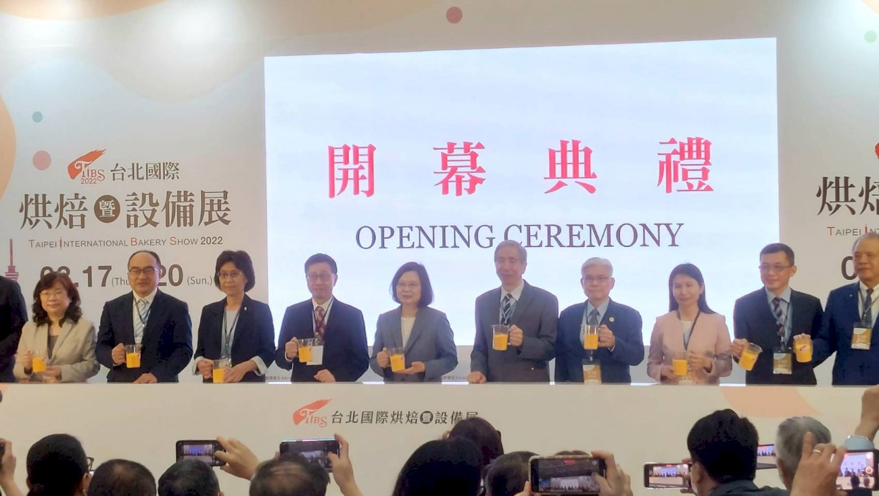創造幸福的產業 總統：助烘焙業開拓市場、給國手最好照顧