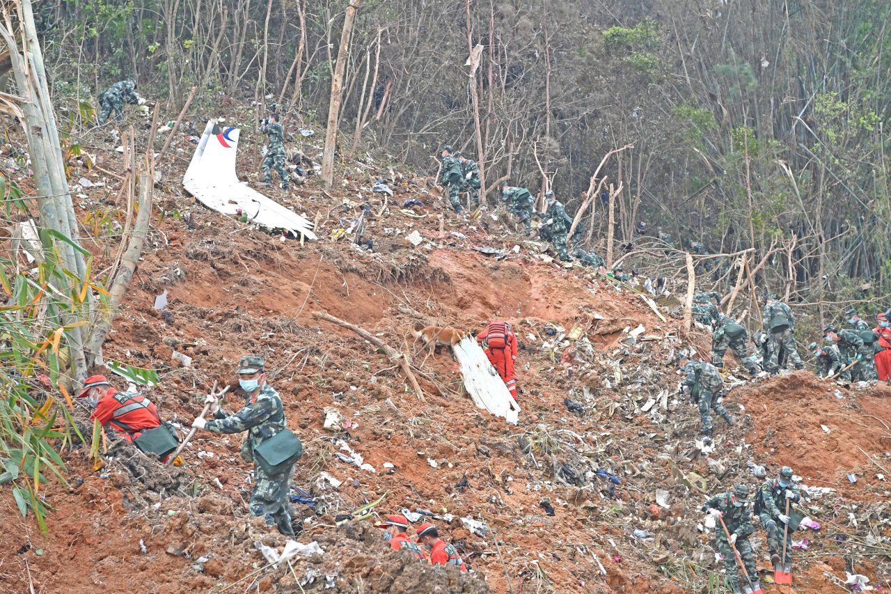 以「媒體倫理」為由幫官方洗地─比空難更可怕的是中國媒體界的墮落