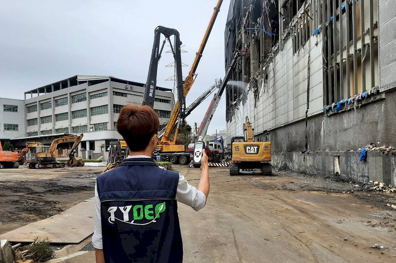 美福大火空汙 鄭文燦：桃市府可依空汙法再開罰