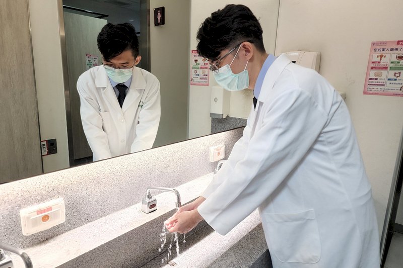 腹瀉疫情續創5年新高 上週27.5萬人次就診