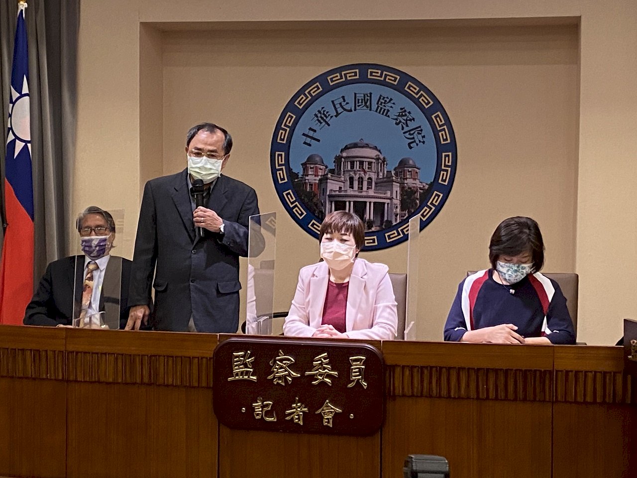 永久屋漏水、土地權爭議多 監委促政院檢討三方契約 研議重建專法