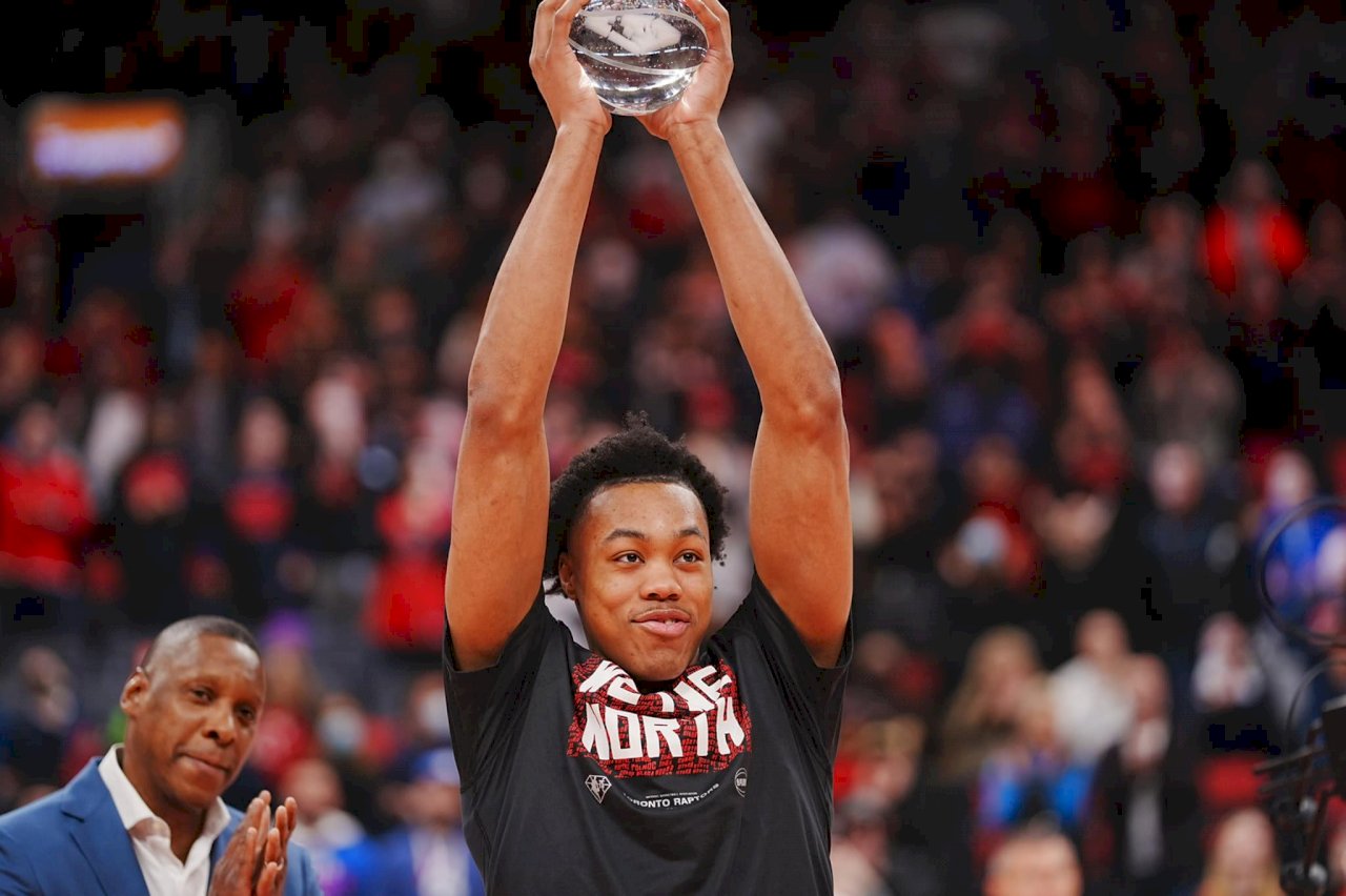 NBA年度最佳新人巴恩斯 暴龍隊史第三人