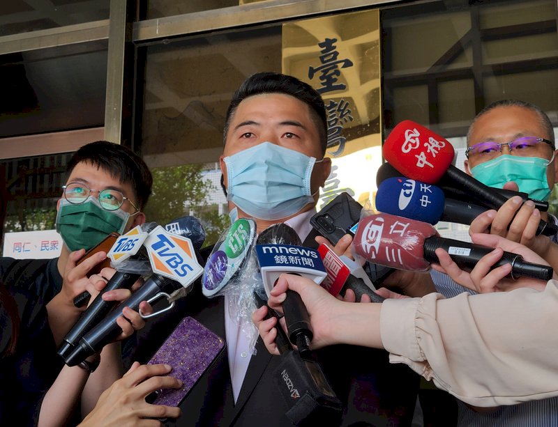 顏寬恒涉豪宅假買賣、詐領助理費 遭依貪污竊占罪起訴