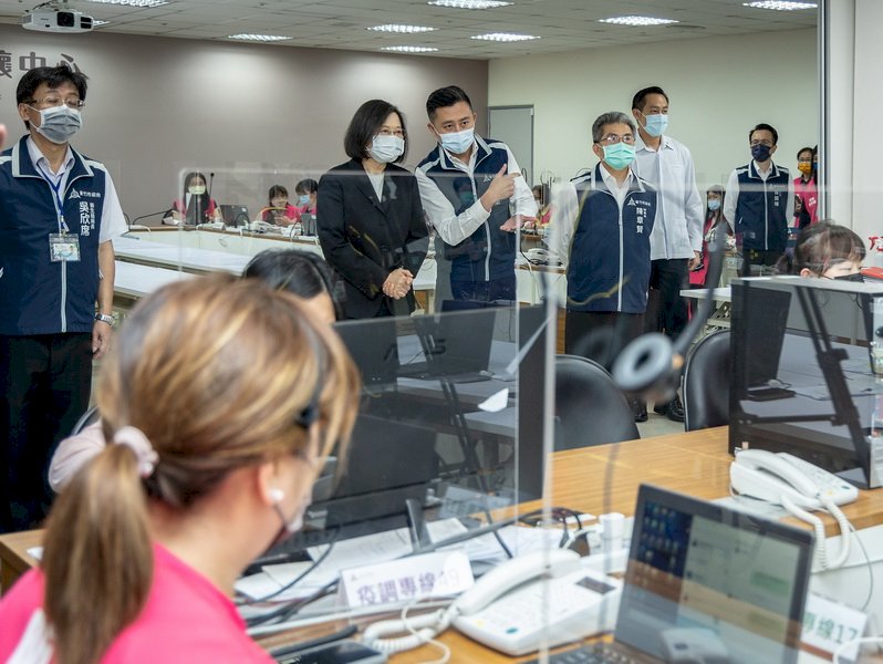 防疫物資及政策措施 總統：竭盡所能改進