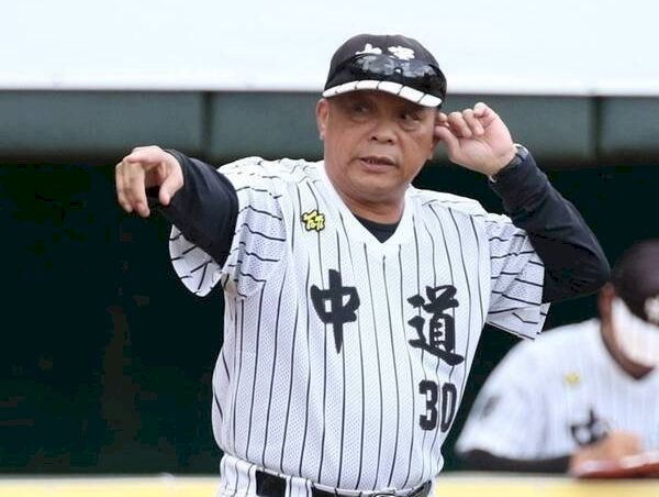 500元紙鈔圖案少棒隊背後功臣 總教練陸永茂驟逝