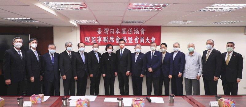 邱義仁交棒台日協  蘇嘉全接任期許交流更上層樓