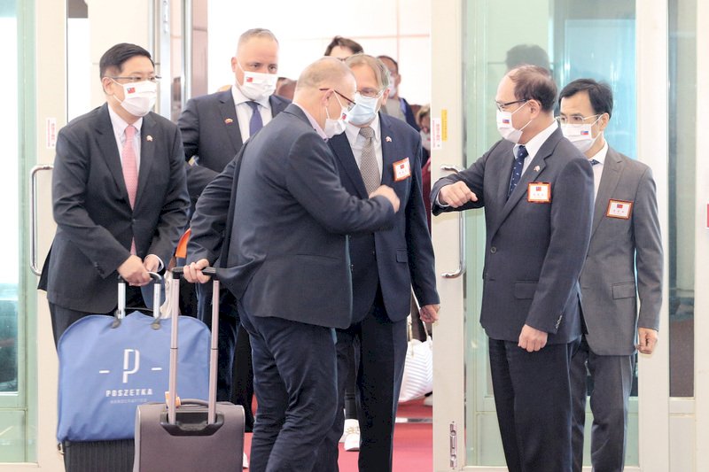 斯洛伐克訪團抵台&nbsp;國會副議長：以行動支持台灣