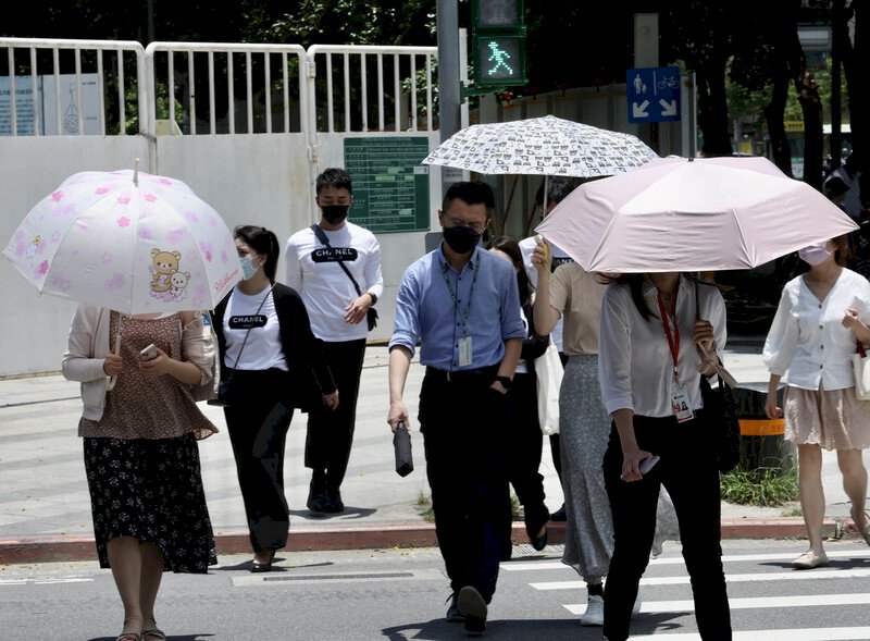 西半部25日起午後防較大雨勢&nbsp;高溫持續至29日