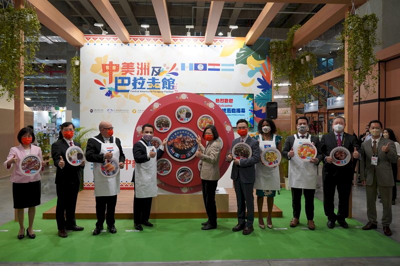 中美洲友邦食品展設館 創意黑檸檬石斑挺民主的魚