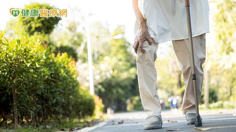 「保密防跌」醫師：別忽視骨鬆問題！注意骨質密度、預防跌倒
