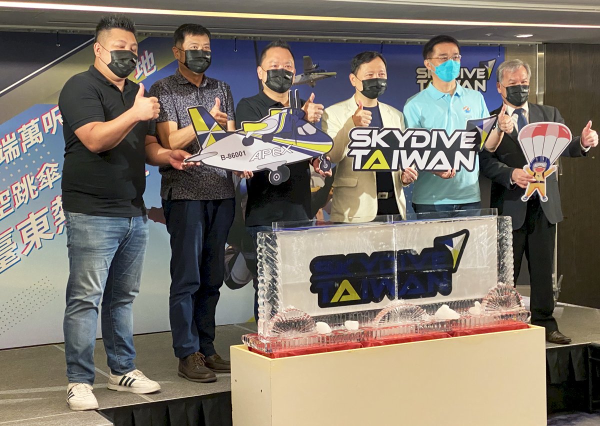 全台首創高空跳傘 下周起台東熱血登場
