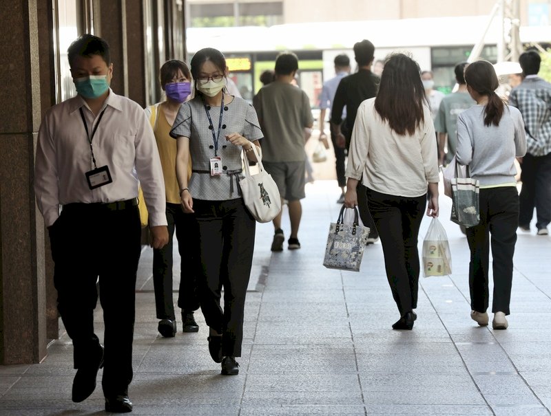 揮別疫情陰霾 調查：上班族海漂意願創三年新高