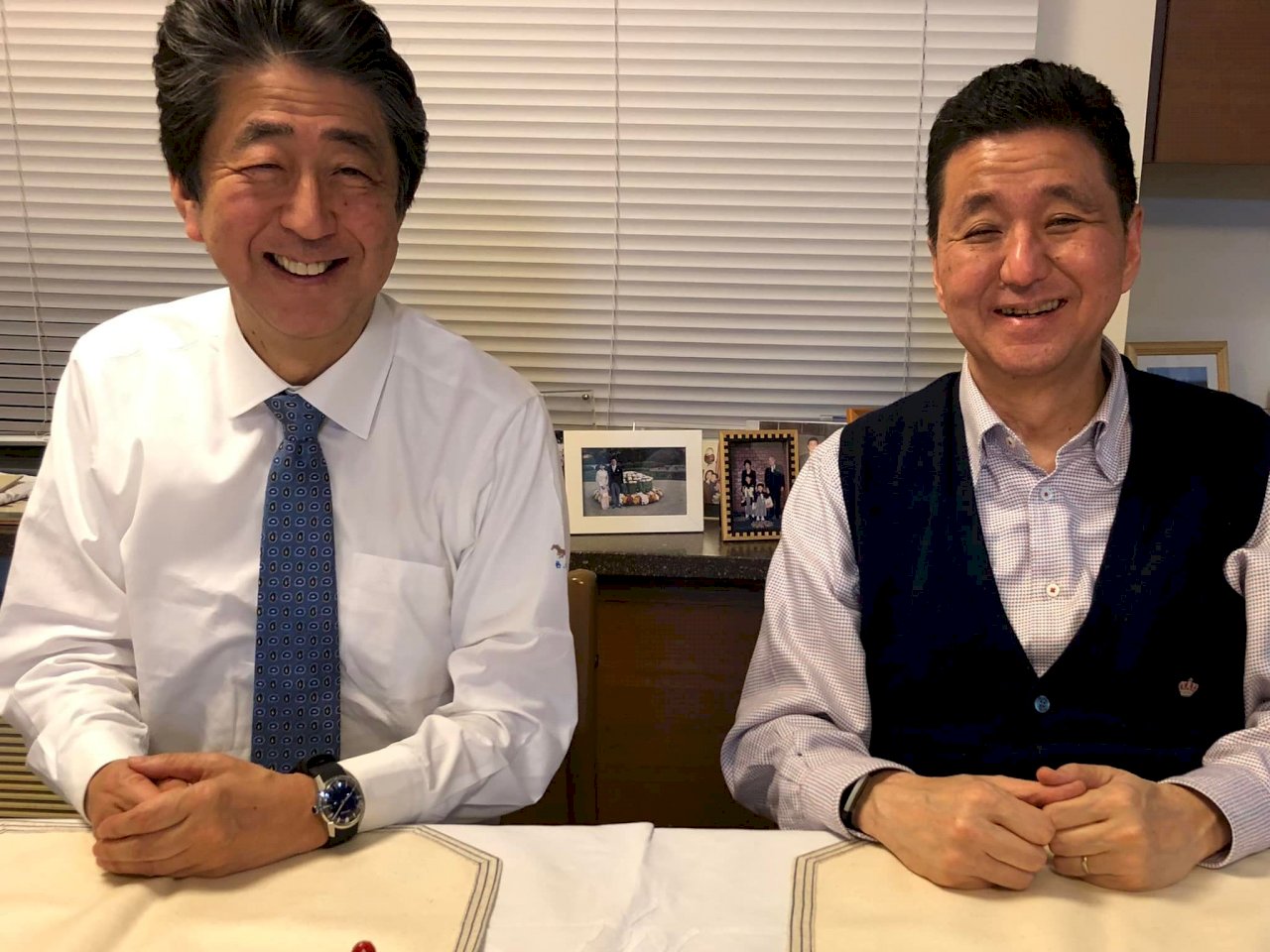 安倍胞弟岸信夫發文悼念：日本失去無可替代領袖