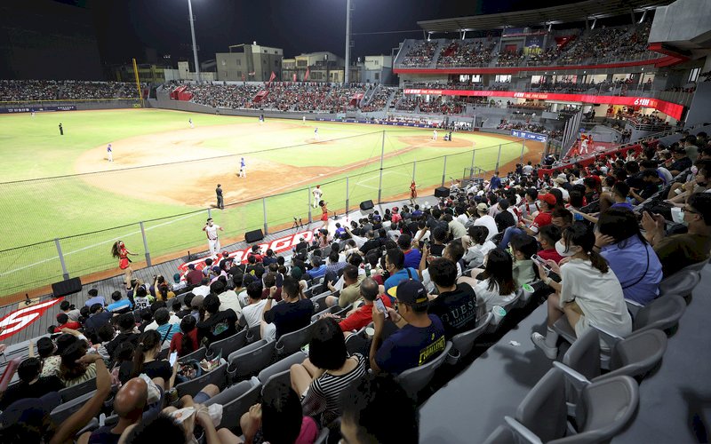 新竹棒球場問題頻傳 7/24味全對富邦延賽、8月擬換場地