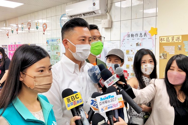金曲專輯包裝獎得主聶永真操刀 林智堅公布主視覺
