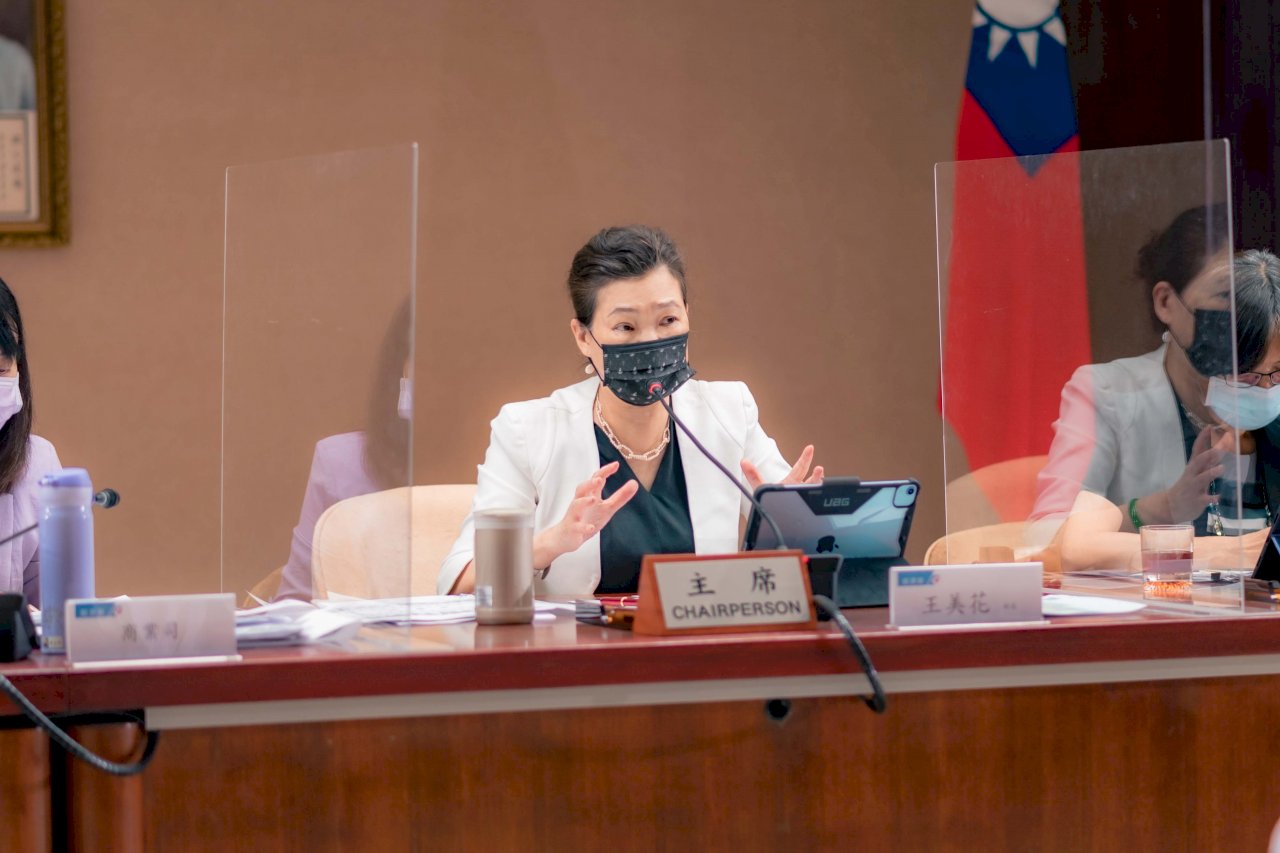 經長與商業公協會座談2050淨零目標 &nbsp;業者盼獎勵補助