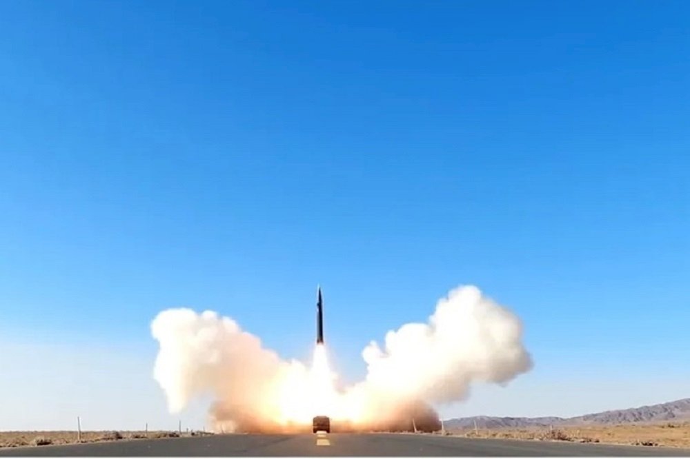 裴洛西計劃訪台 共軍公布東風17發射畫面