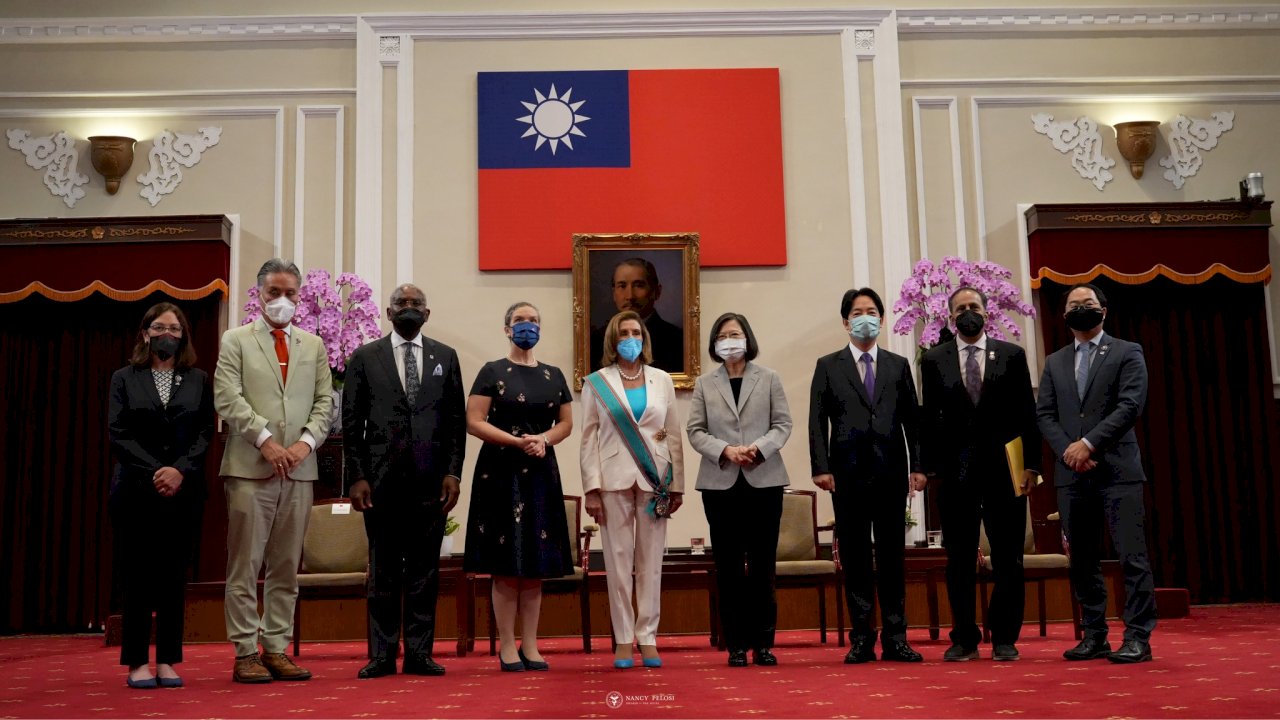 影片記錄來訪19小時！裴洛西：中國阻擋不了任何人訪問台灣