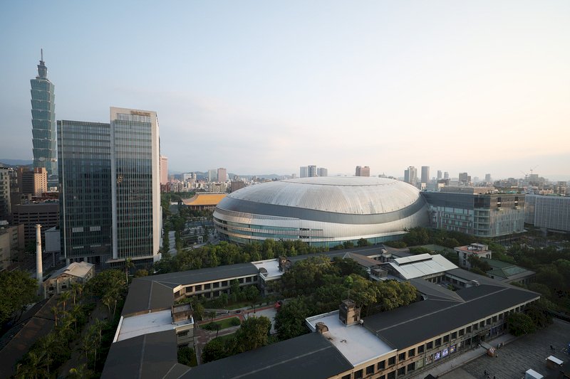花敬群：欠缺自動排煙設計  大巨蛋審查基於公安