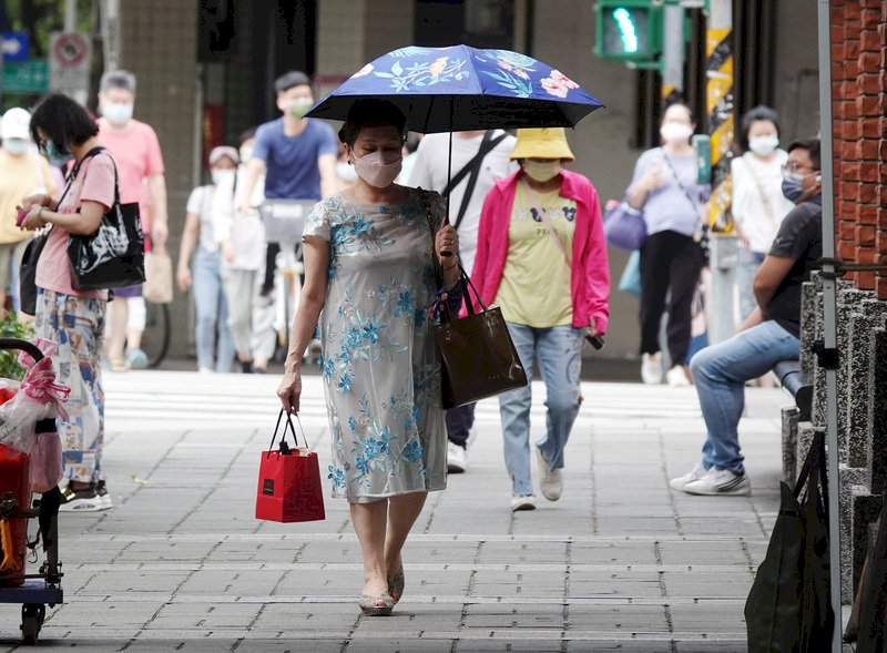 各地降雨機率增 午後留意短時強降雨