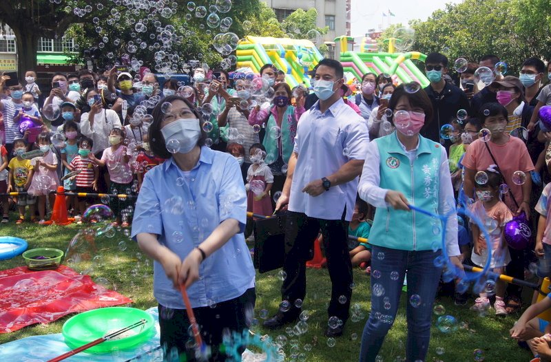 0到6歲國家一起養 &nbsp;蔡總統：經費已達1000億