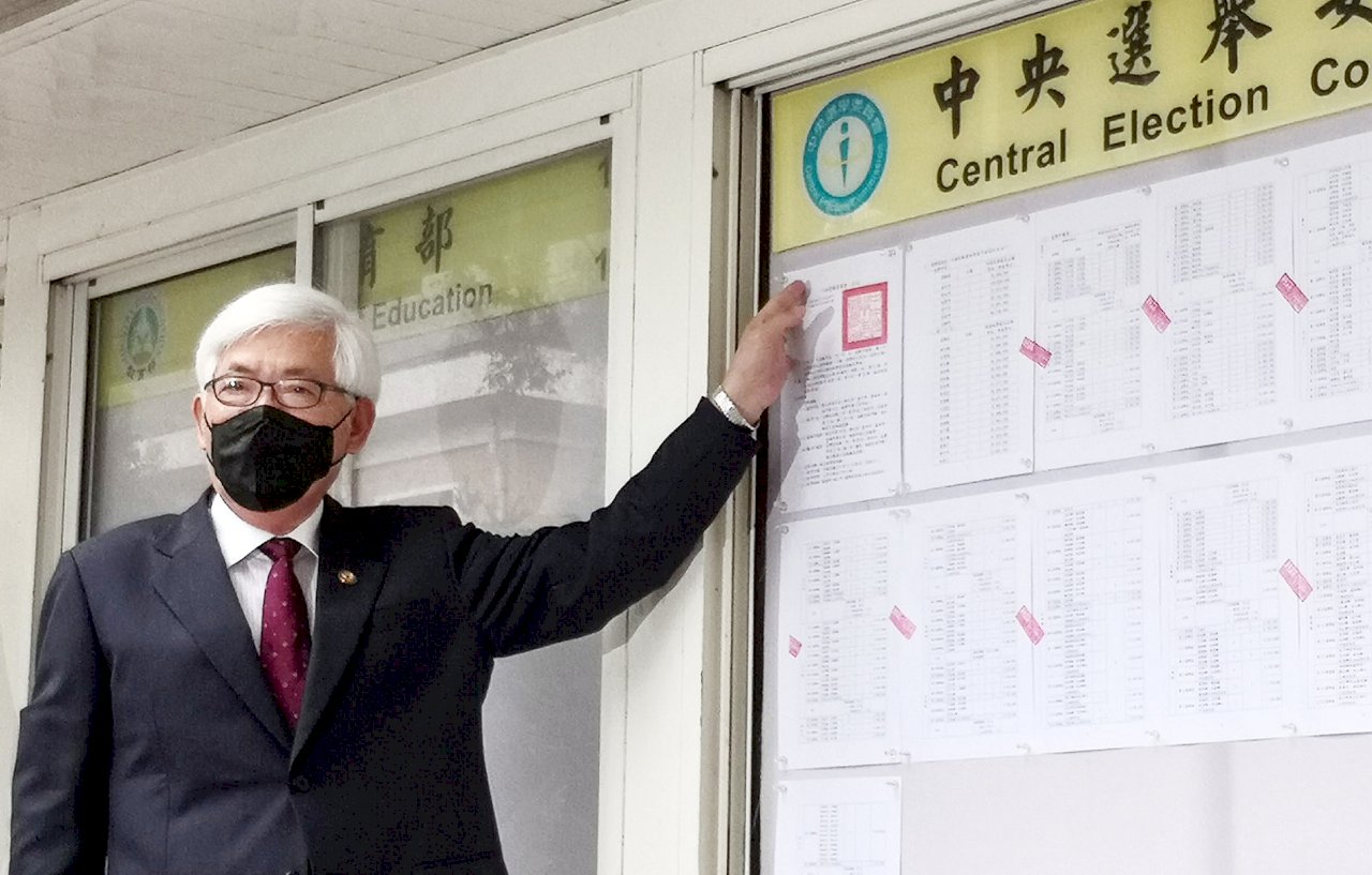 18歲公民權修憲複決公告期滿 交中選會辦理公投