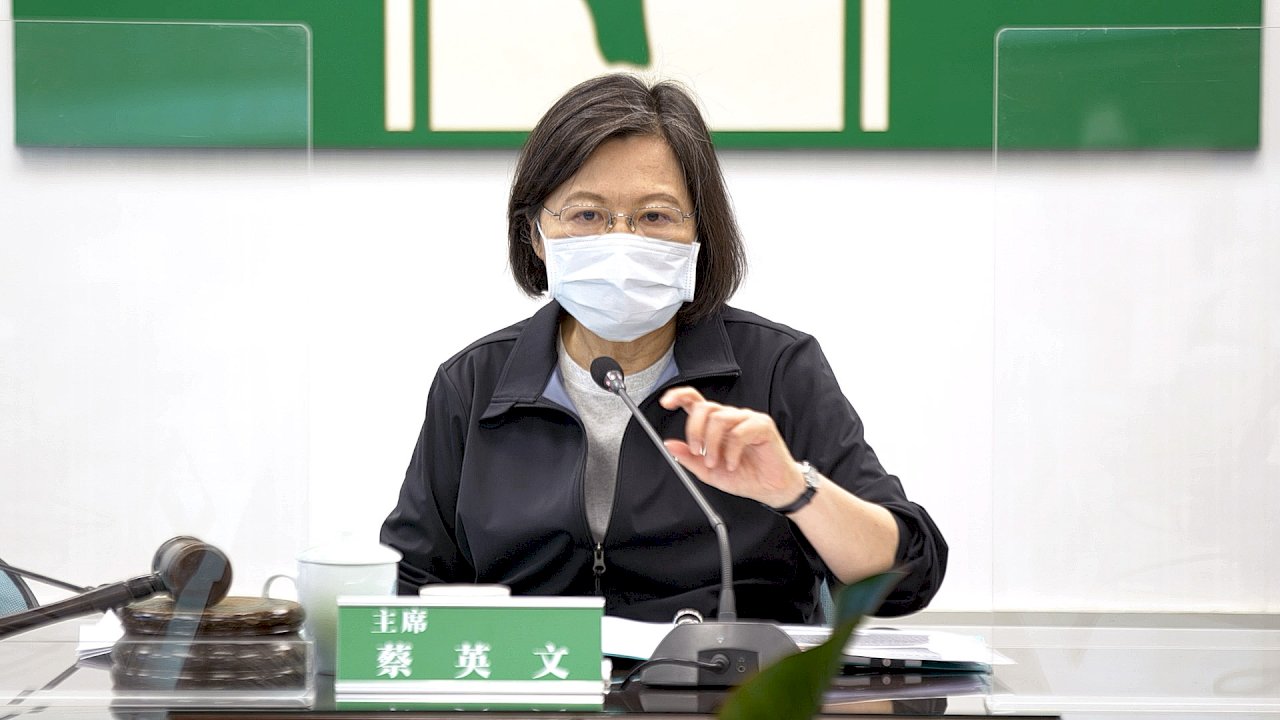 挺國軍  蔡英文盼朝野支持國防預算提高