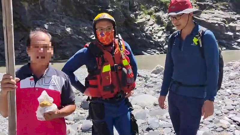武界溯溪失聯5人獲救 狀況平安