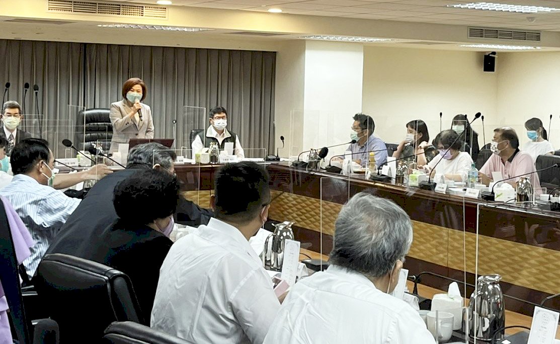 勞資各退一步 基本工資月薪上調至26400元