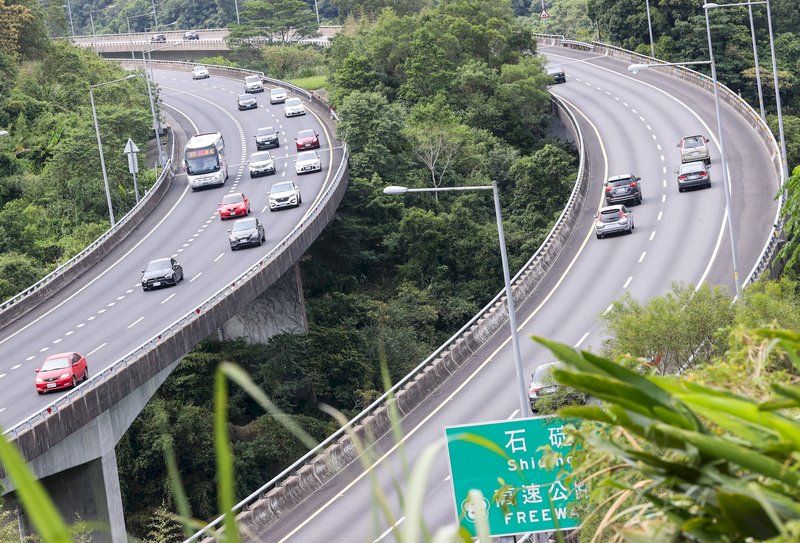 國道14路段易塞 國5北向午後高乘載管制