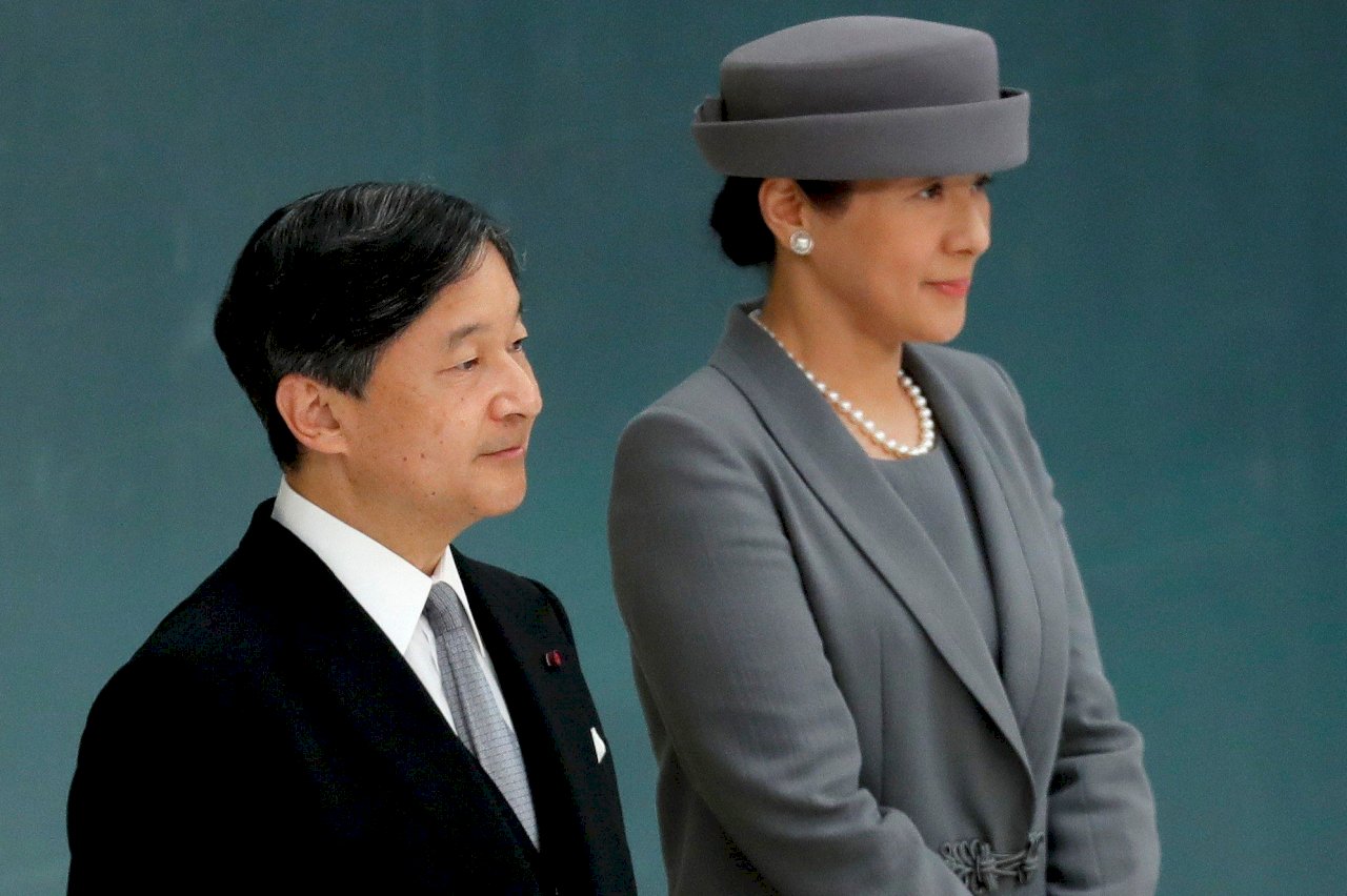 日皇德仁夫婦出發英國 展開推遲多時的國是訪問