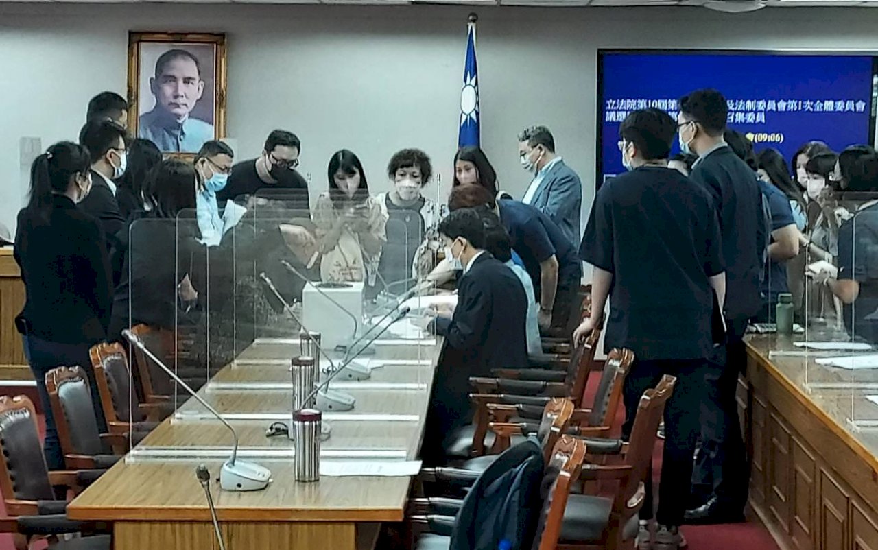 立院召委選舉未投票 藍綠推舉各拿下8席