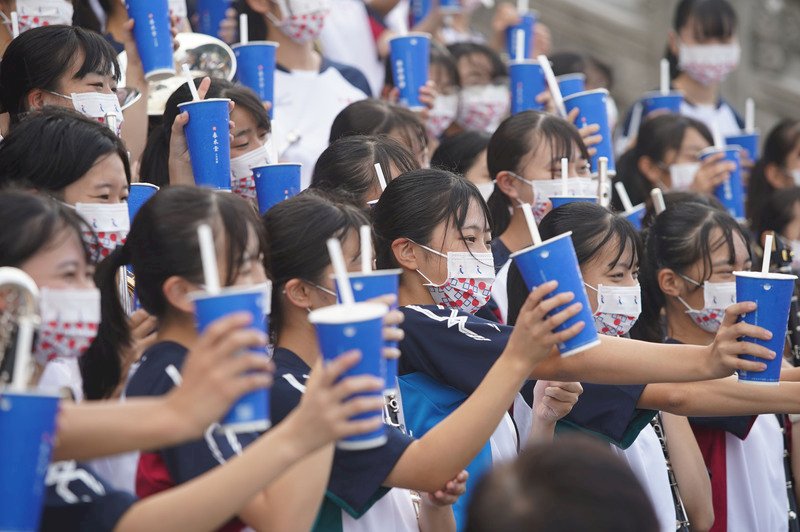 日本京都橘高校排練 &nbsp;游錫堃探班送珍奶
