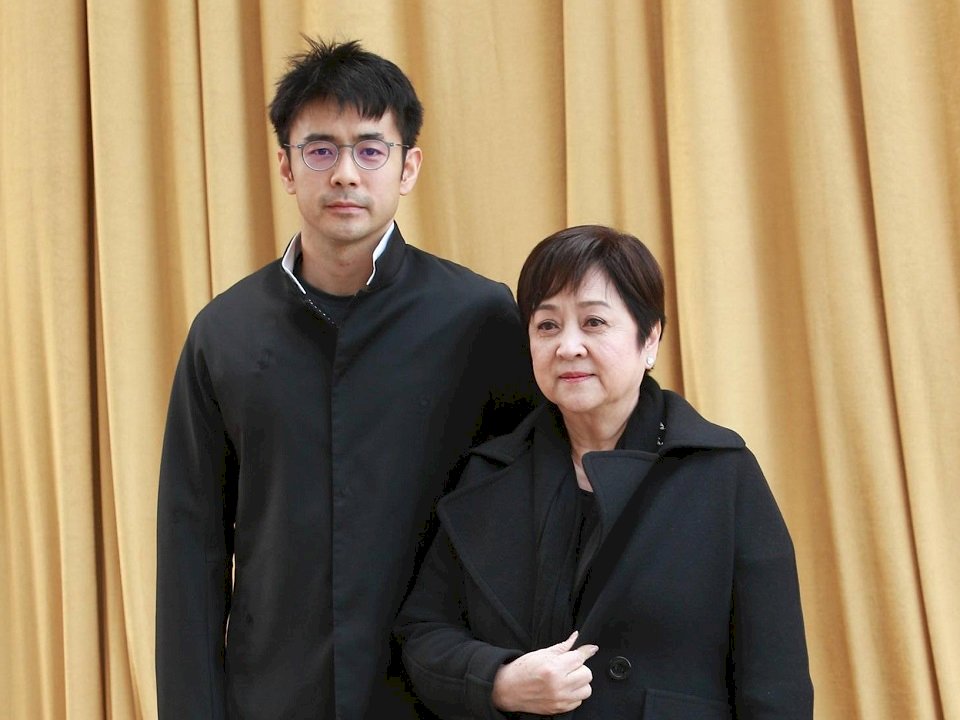 為處理私人事務 甄珍母子8月飛北京失聯至今