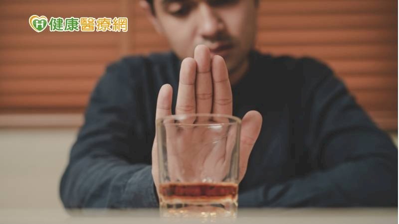 政府每年四萬補助「酒癮治療」　逾七成獲改善