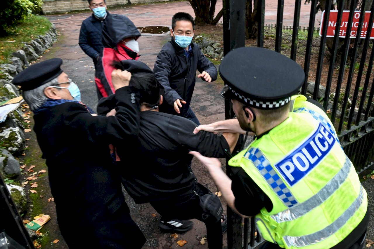 中方全身而退！曼市領館施暴案  英議員批政府放水