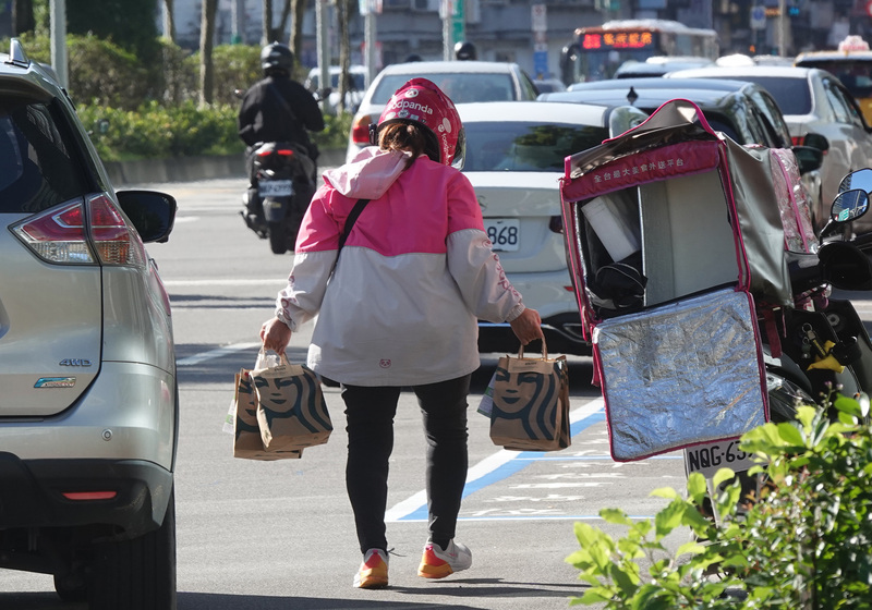 擔心缺錢 調查：9成8勞工過年想賺外快