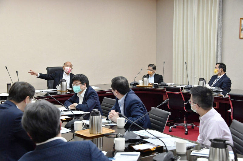 疫情漸降 蘇揆：歲末將至 評估需求調整入出境上限