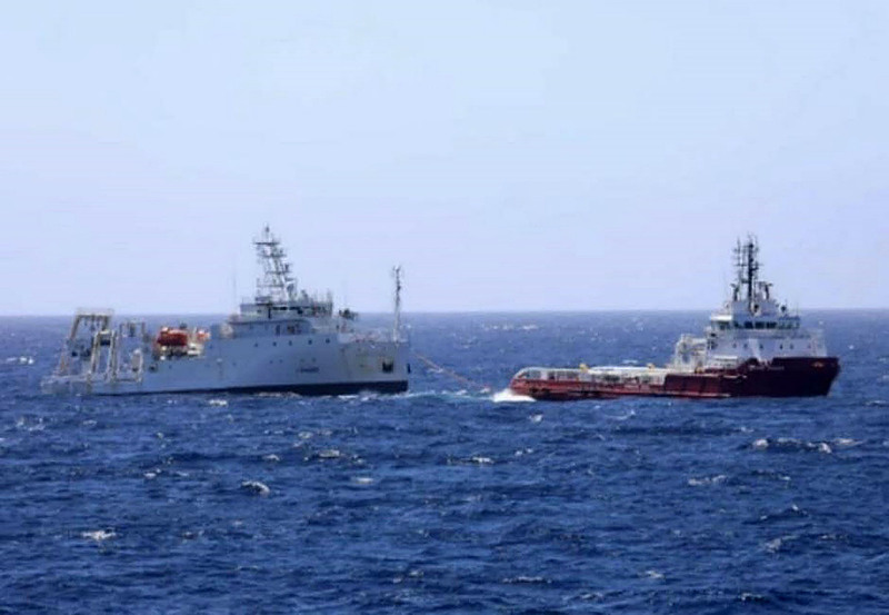 新海研1號失動力 海巡旗津艦戒護返回高雄港
