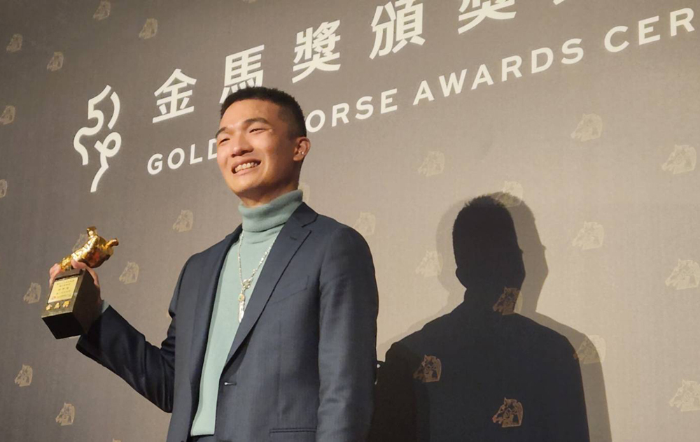金馬59／《一家子兒咕咕叫》胡智強 奪最佳新演員獎
