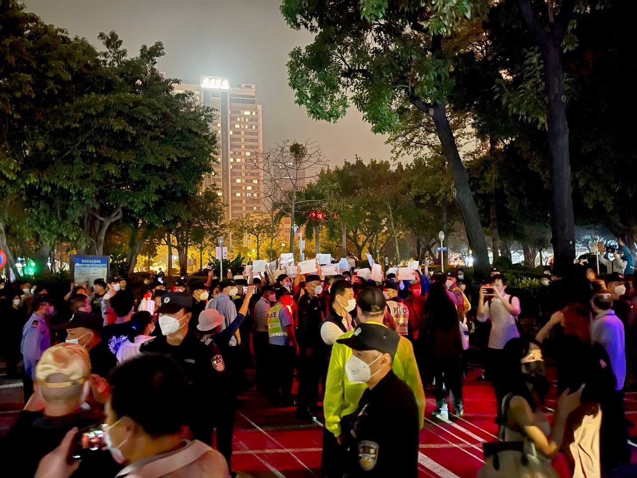 白紙革命／中央追責平民怨 中國多地「微解封」