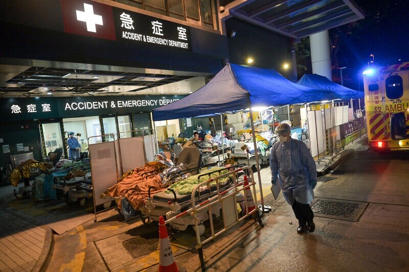 中國放鬆防疫  港專家：恐現海嘯式爆發
