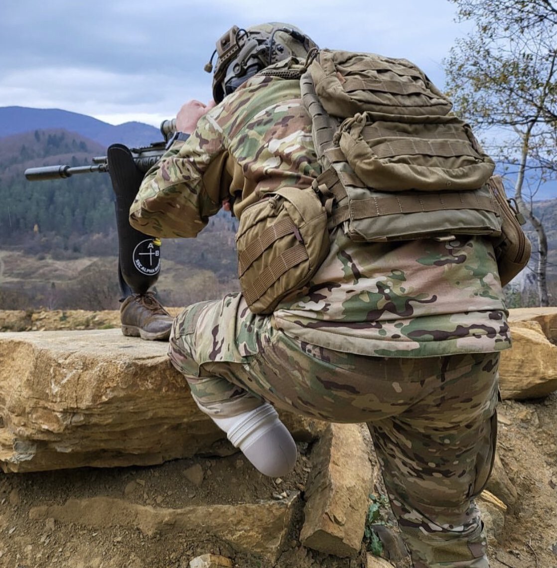 無以言謝！烏軍截肢勇士捍衛國家背影令人動容