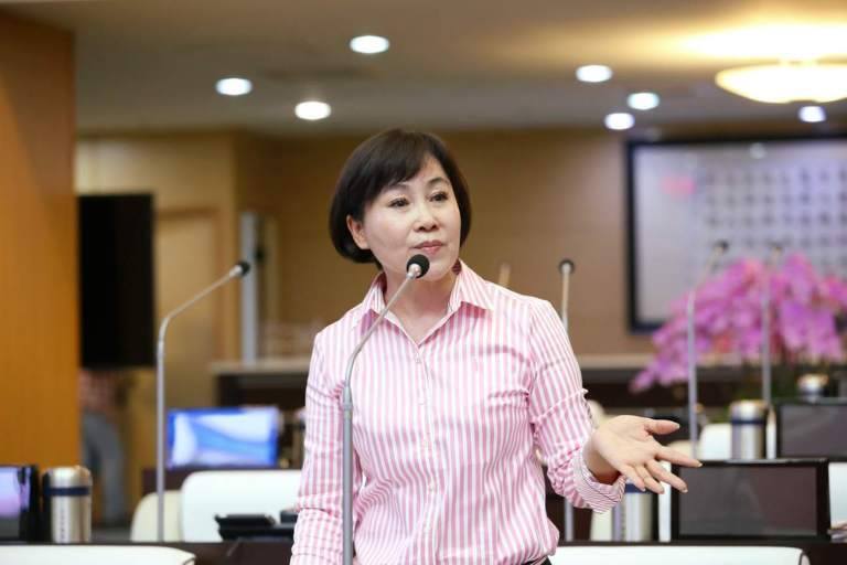 涉議長賄選案 南市議員黃麗招收押 11名被告已押4人