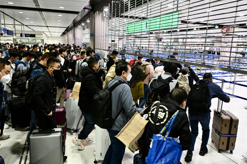 中國開放邊境  人流恢復至疫前26%